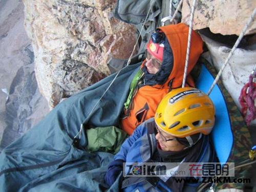 空中露营之极限攀岩在悬崖峭壁睡觉生活[图3]